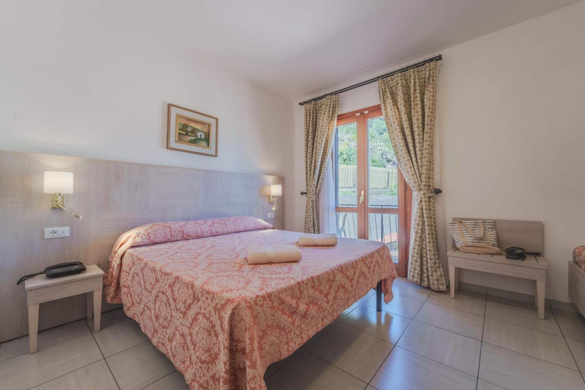 פטובאיה Hotel Lo Scirocco מראה חיצוני תמונה