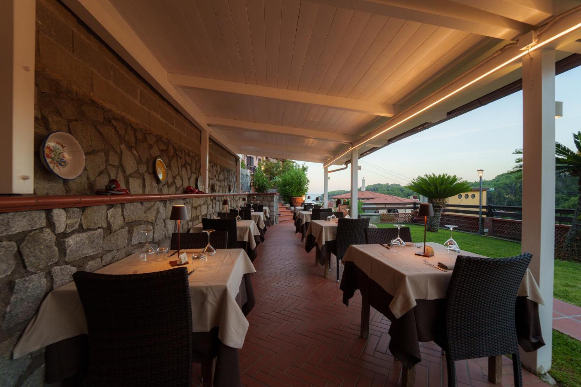 פטובאיה Hotel Lo Scirocco מראה חיצוני תמונה