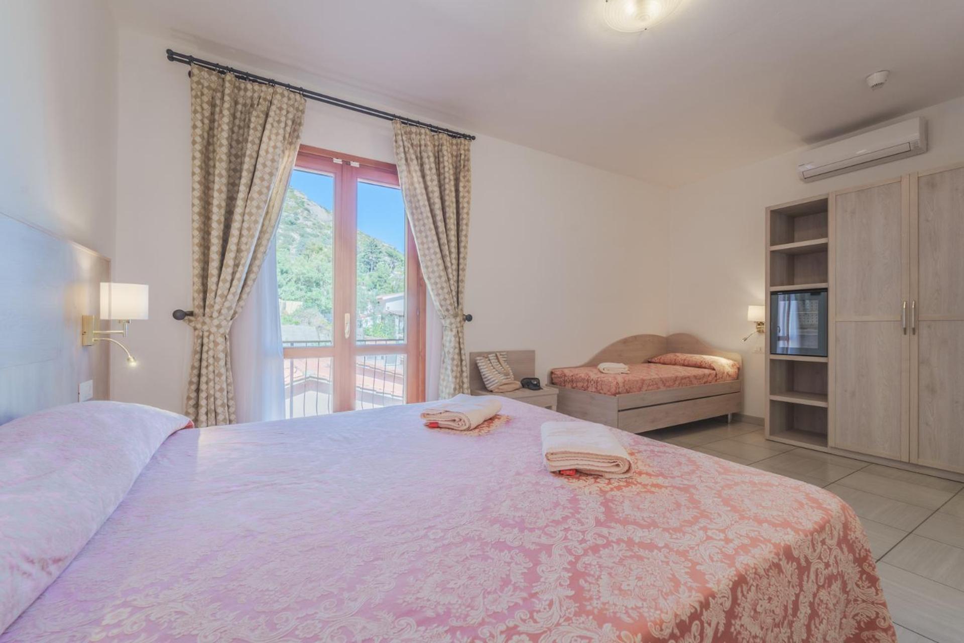 פטובאיה Hotel Lo Scirocco מראה חיצוני תמונה