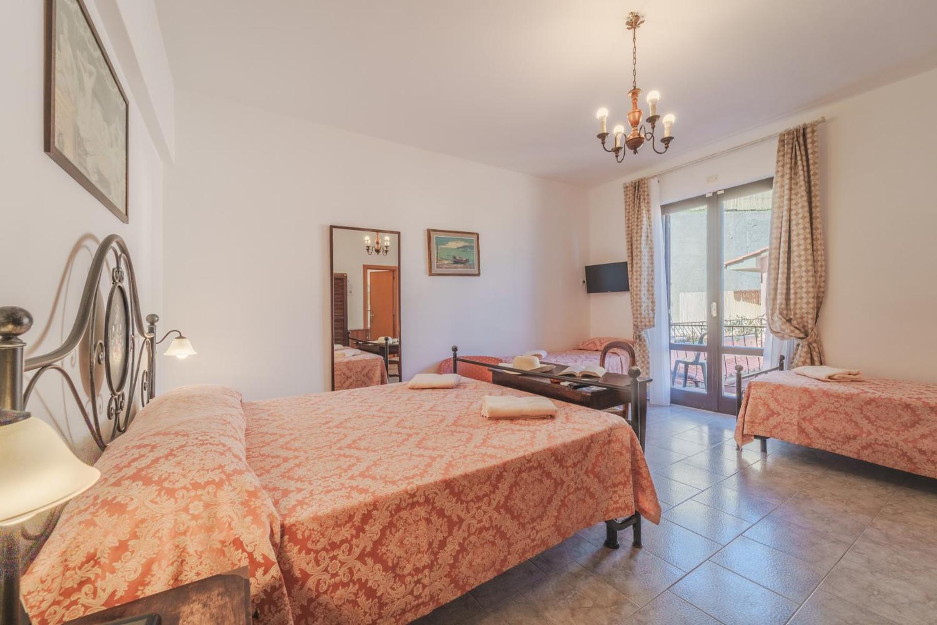 פטובאיה Hotel Lo Scirocco מראה חיצוני תמונה