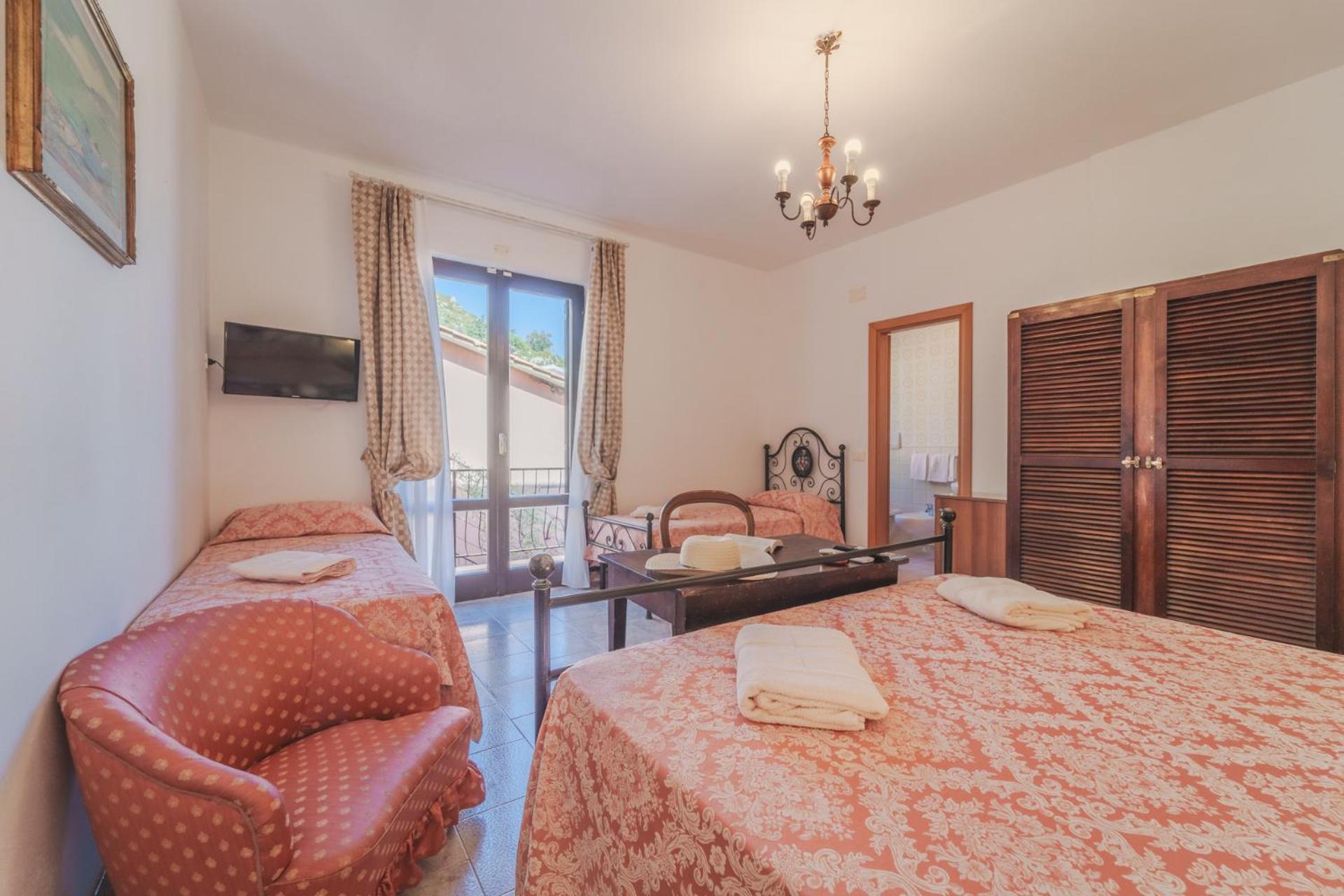 פטובאיה Hotel Lo Scirocco מראה חיצוני תמונה