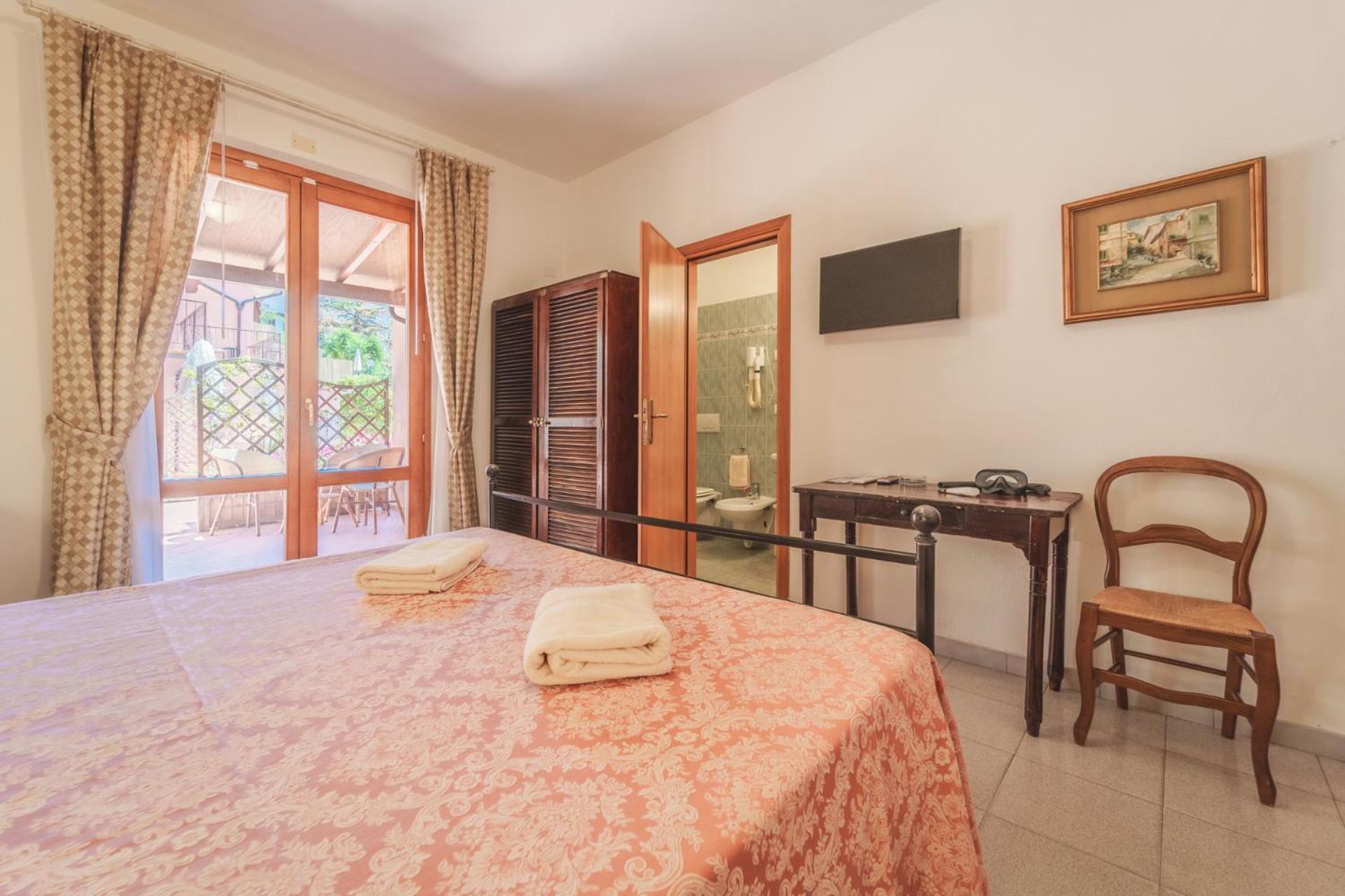 פטובאיה Hotel Lo Scirocco מראה חיצוני תמונה