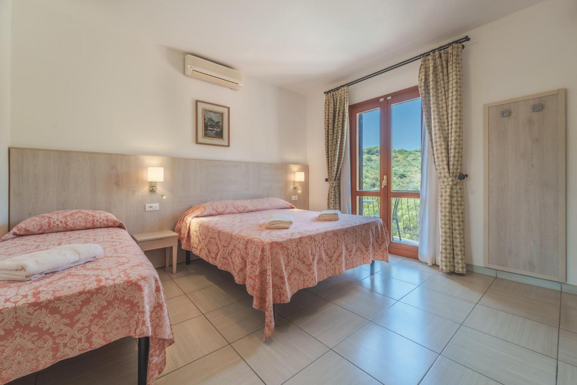פטובאיה Hotel Lo Scirocco מראה חיצוני תמונה