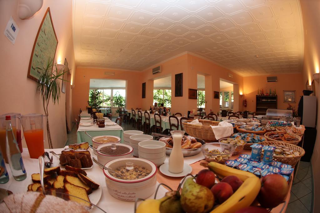 פטובאיה Hotel Lo Scirocco מראה חיצוני תמונה